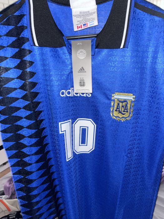 Adidas Аржентина №10 (Марадона) – класическа ретро фланелка