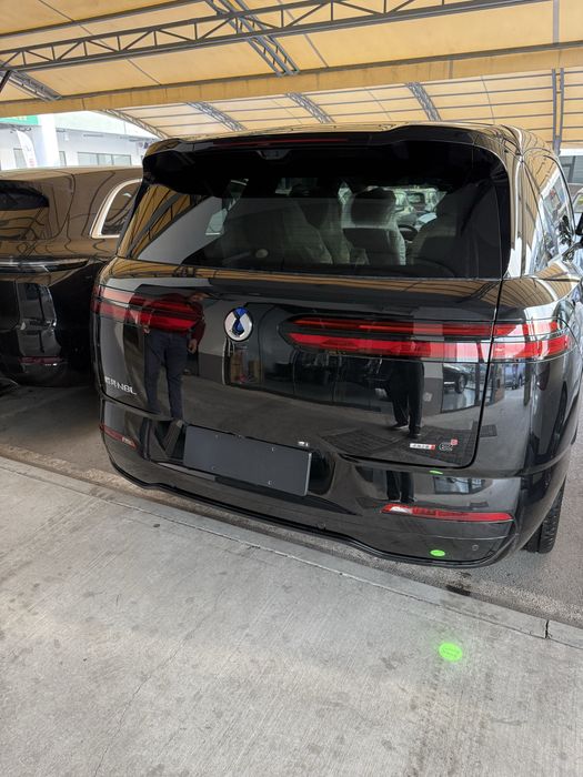 Denza N8L Flagship в максимальной конфигурации.