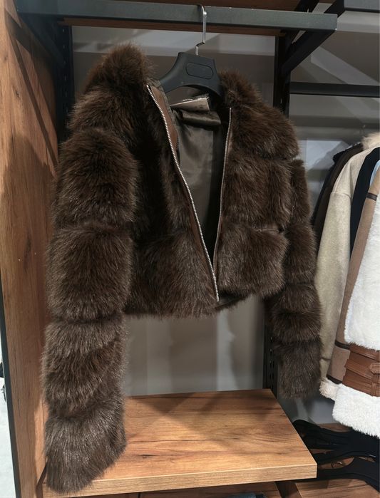 Дамско късо  пухено палто  в кафяво и черно