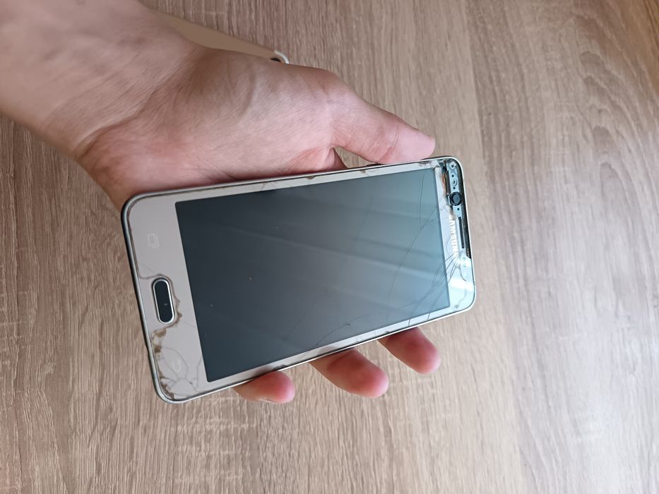 Телефоны и часы...  ЧИТАЙТЕ ОПИСАНИЕ