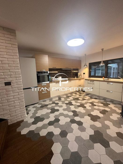 Дава се под наем Къща в Варна, м-т Евксиноград - 200 кв.м за 1800 € - Снимка #2