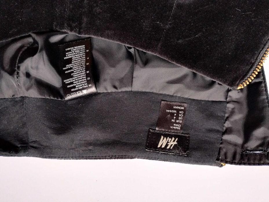 Мини пола H&M - черно кадифе 15 лв.