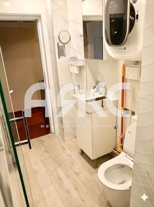 Продава се Тристаен апартамент в София, Изгрев - 65 кв.м за 1946 €/кв.м - Снимка #5