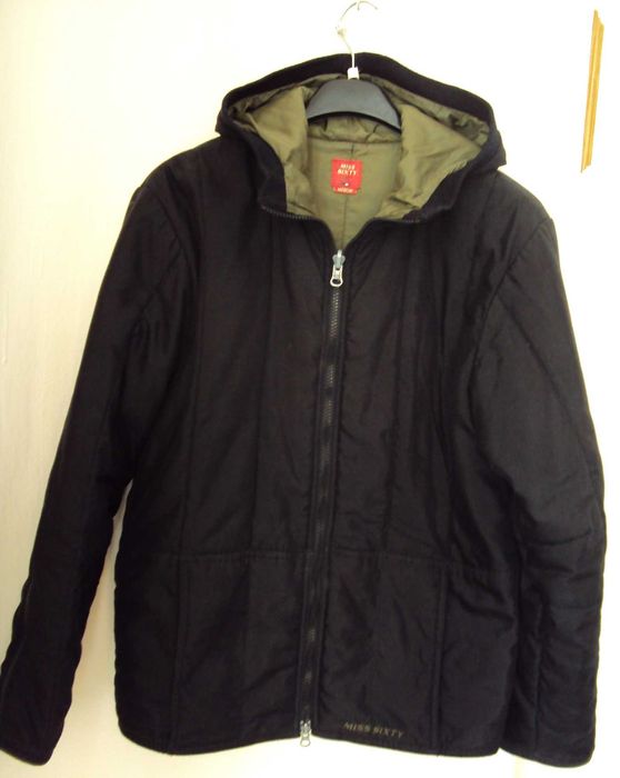 Продавам прекрасно яке Miss sixty