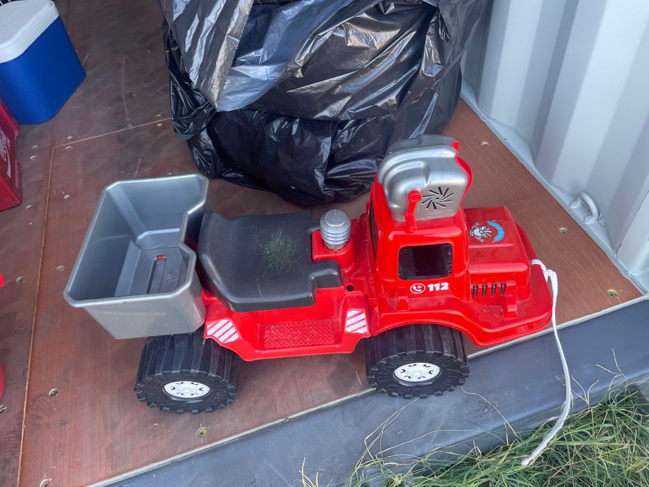 Детска пожарна кола за каране и бутане