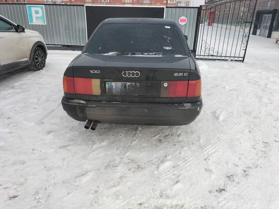 Продам машину ауди 100