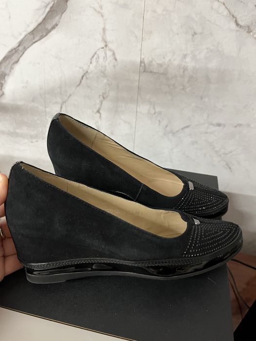 Отдам обувь женскую