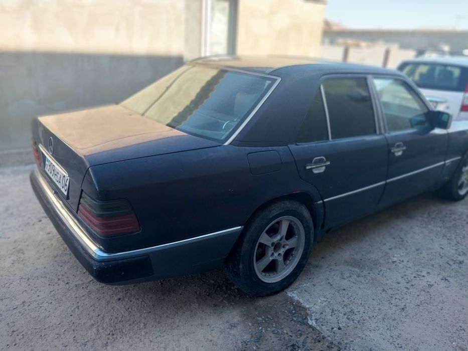 автомобиль Мерседес бенц