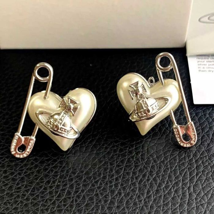 Vivienne Westwood oбeци