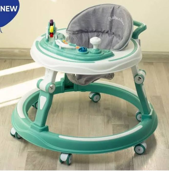 Прочный детский ходунок