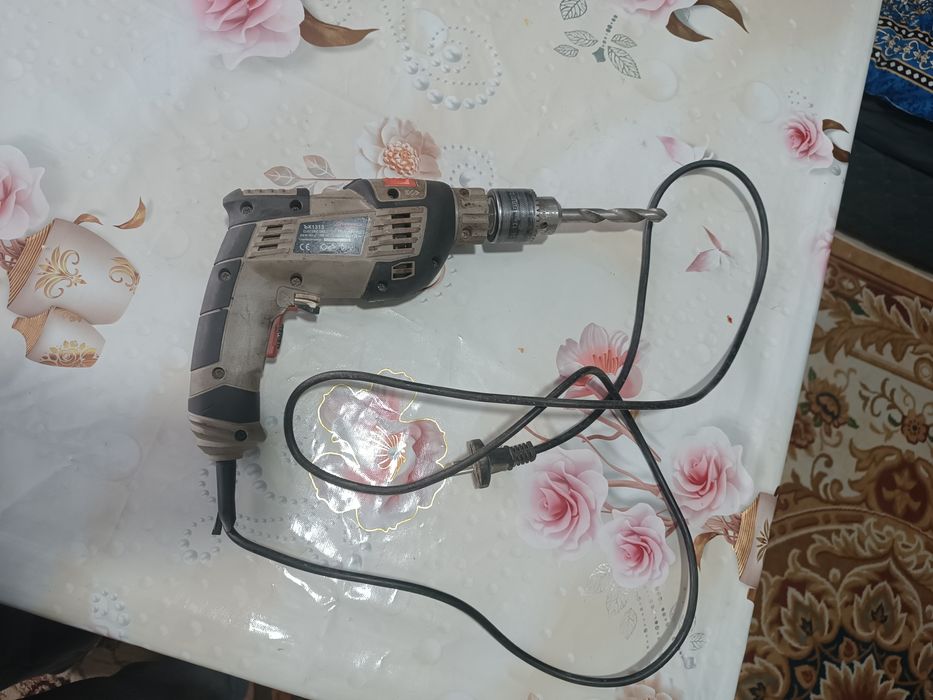 продаю дрель  в отличном состоянии