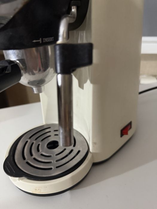 Продам мини кофемашину Polaris