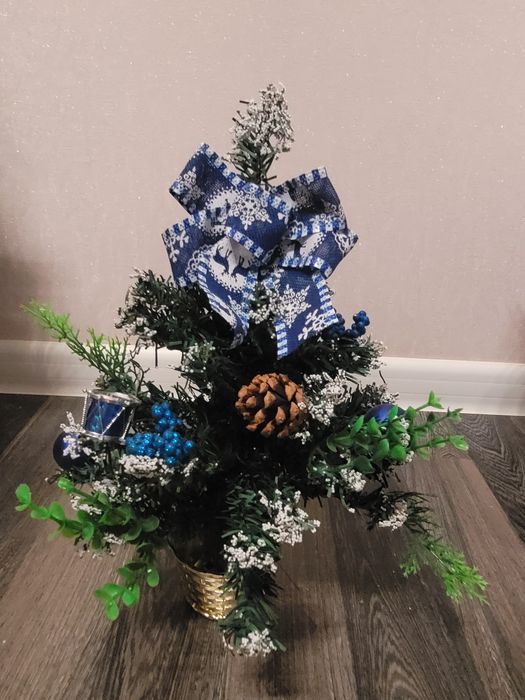 Продам мини новогодние ёлки