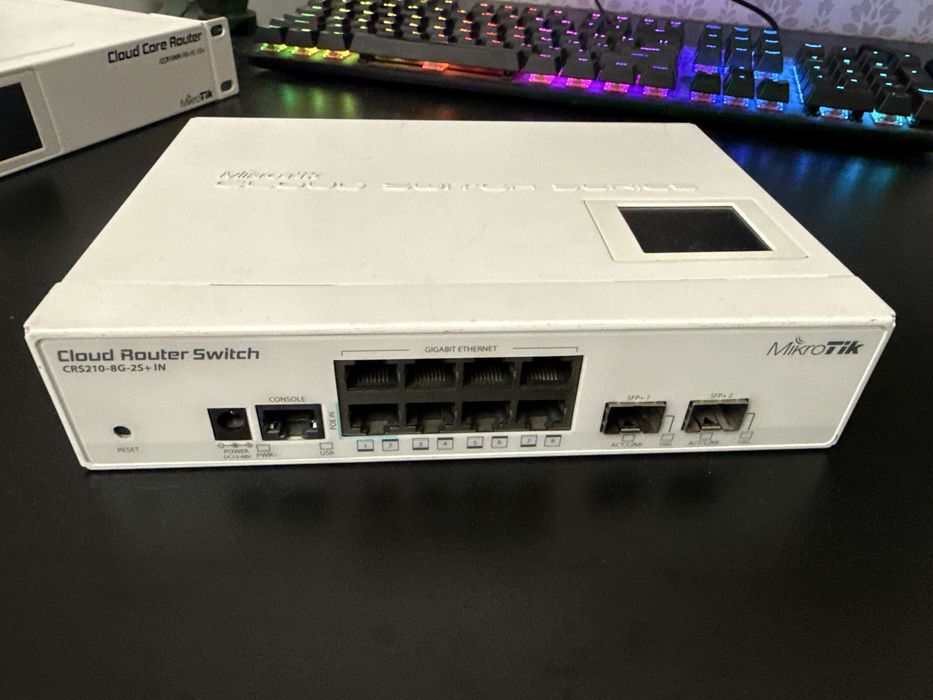 Mikrotik Cloud Router Switch CRS210-8G-2S+IN