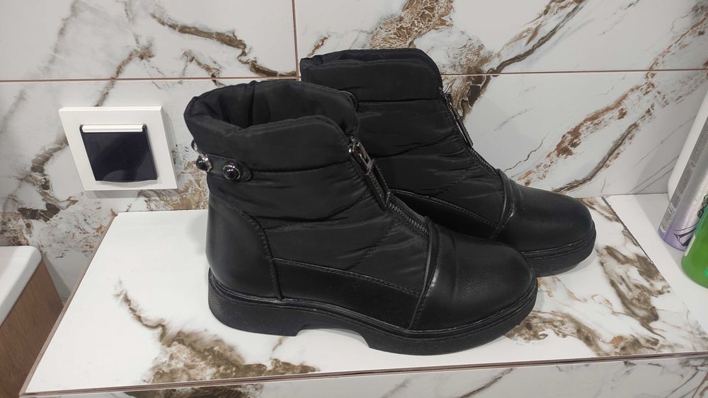 Ботинки зимние,плашевка