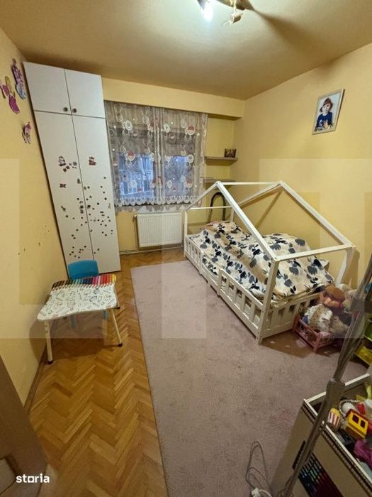 Apartament 3 camere, zona 300
