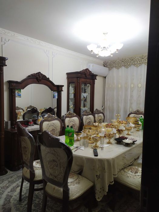 Продам 4-комнатная квартиру метро Чиланзар