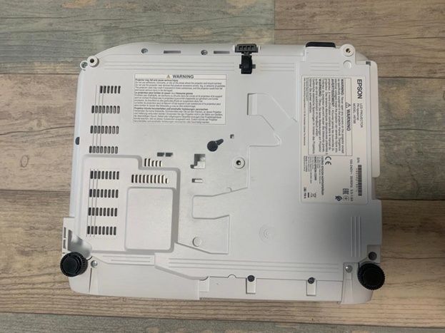 Проектор Epson. Реальное качество на 150 дюймов + экран + лампа запас