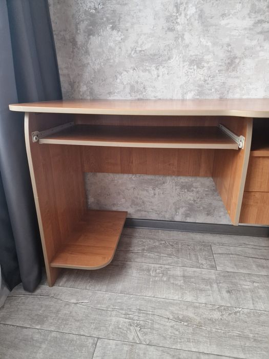 Продам стол ученический