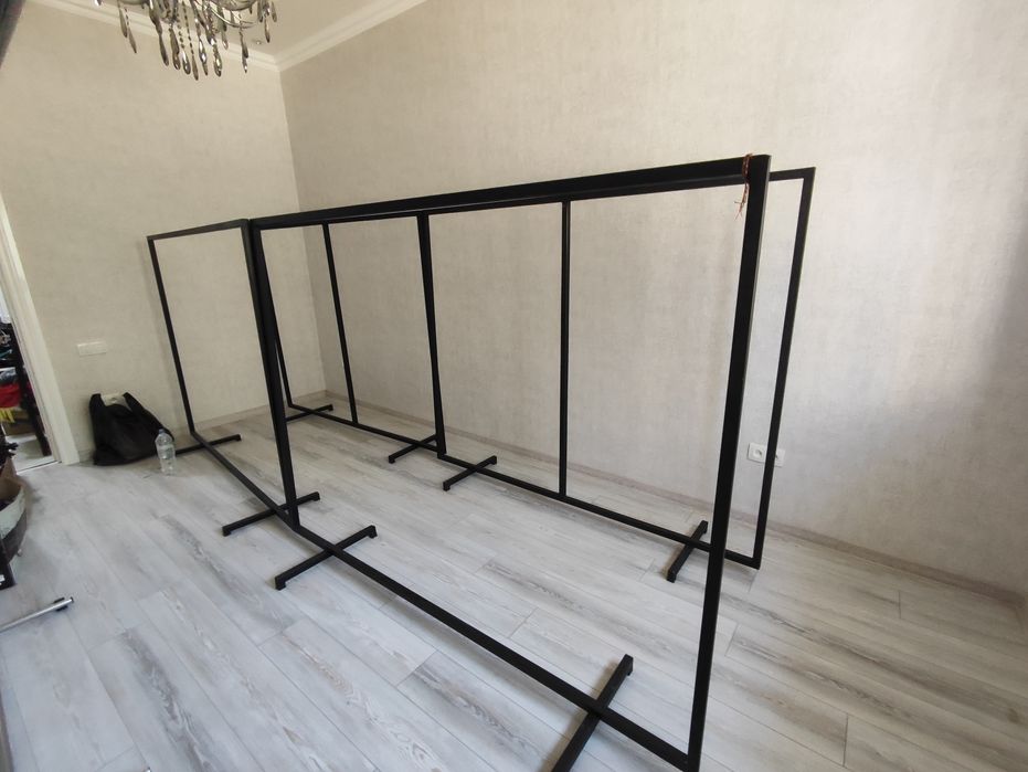 Вещелки для одежды в магазине в хорошем качестве стоит того