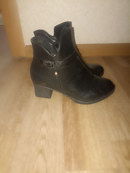 Продаж сапожки осень весна