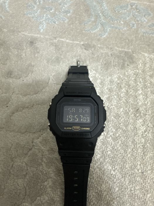 Продам часы skmei