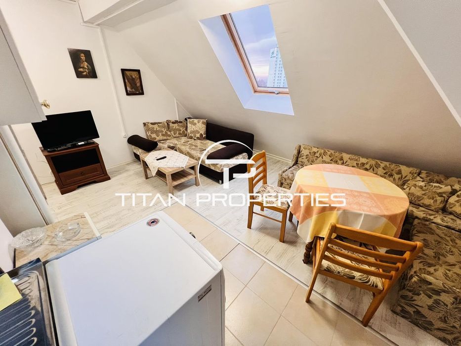 Дава се под наем Двустаен апартамент в Бургас, Лазур - 45 кв.м за 612 € - Снимка #2