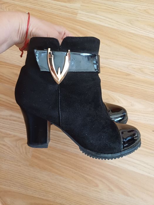 Черни боти Eliza