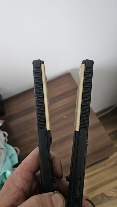 Vand placa de ondulat + placa de creponat de la Philips  folosite de maxim 3 ,4 ori