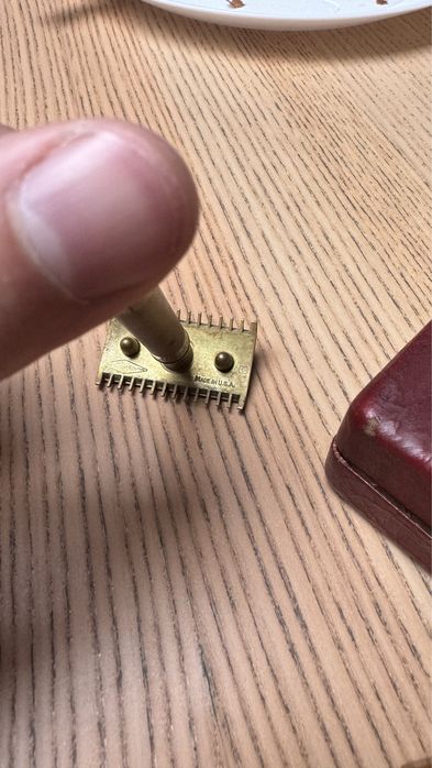 Антика самобръсначка Guilette