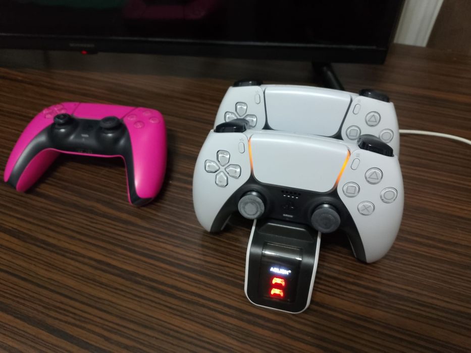 Statie încărcare controllere Playstation 5