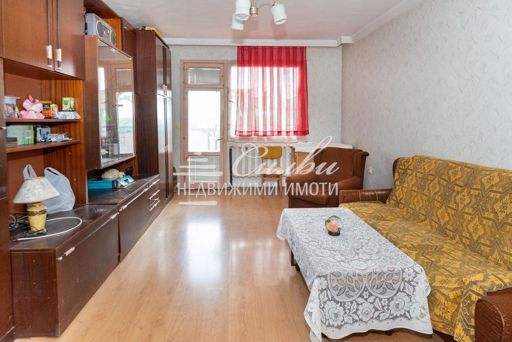 Многостаен СРЕДЕН апартамент – кв.Тракия.