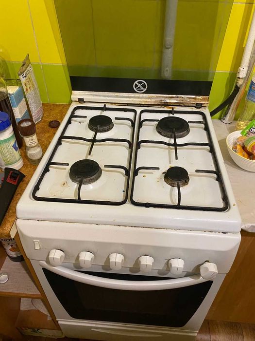 Продаем кухонную плиту в отличном состоянии