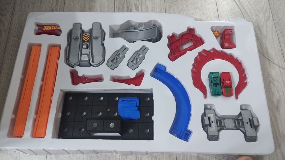 Hot Wheels трэк и машинки