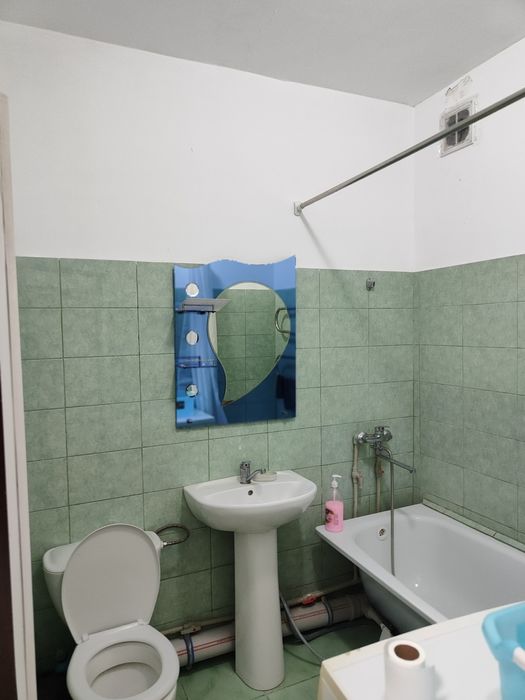 По часам 2000 вечером 2500