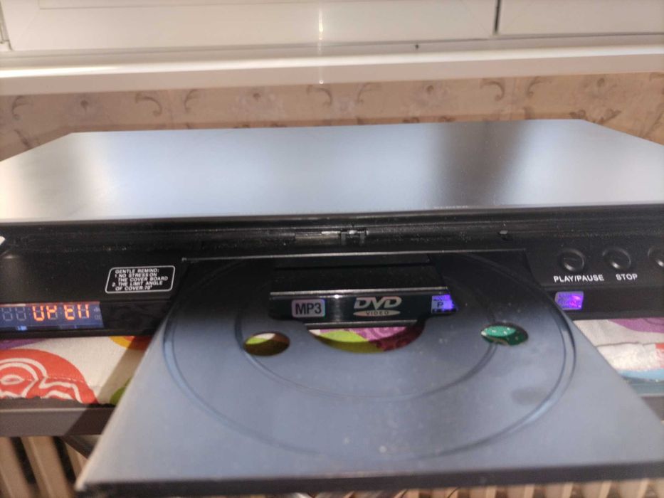 Продавам DVD, VCD, CD, MP3 запазено