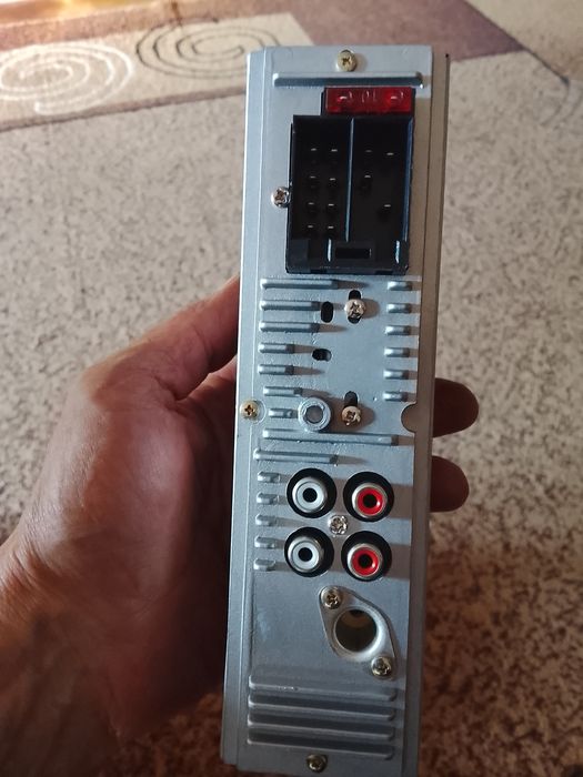 Продам автомагнитолу