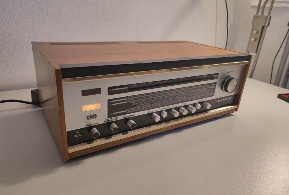 Radio Grundig Stereomeister 155 an 1967 cu amplificare mufa DIN si doua iesiri pentru boxe
