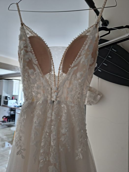 Vând rochie de mireasă