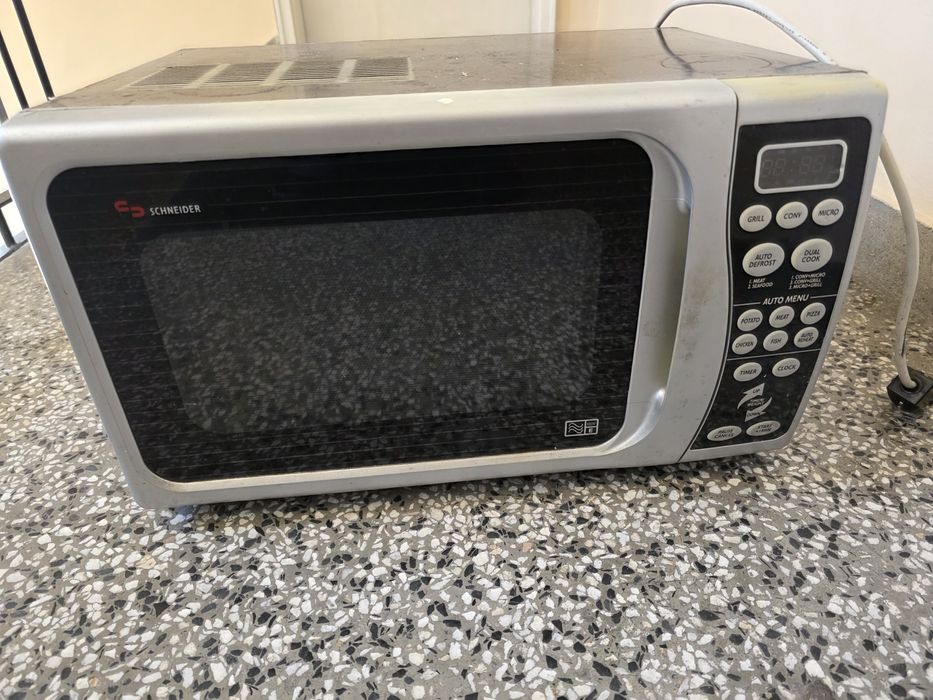 Микровълнова Schneider 1200w