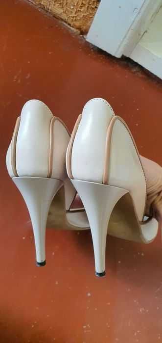 Pantofi piele bej de nuntă-99 ron