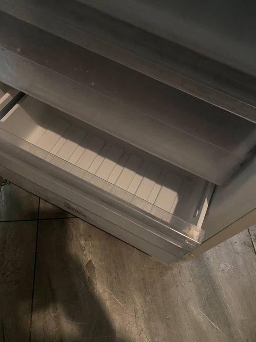 Холодильник Ariston HTR 5180M