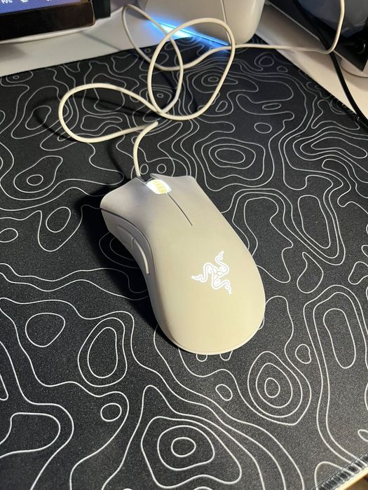 Razer DEATHADDER (белого цвета)