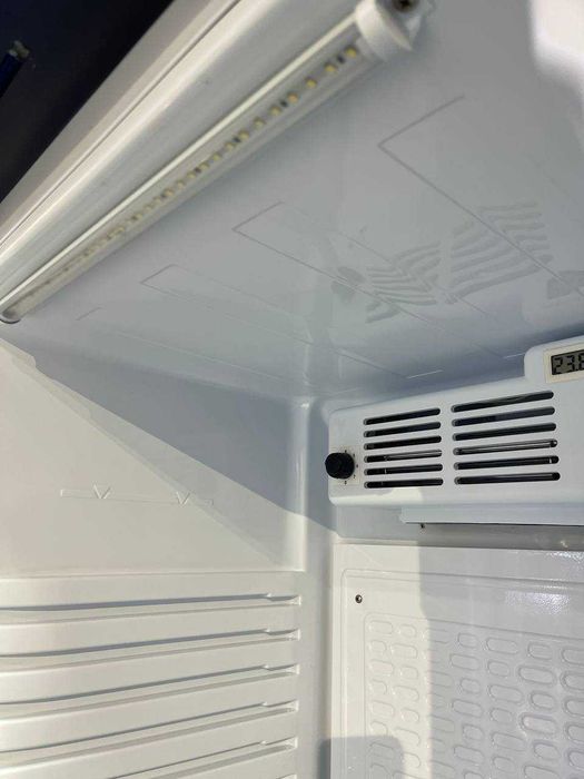 Витринный холодильник USS 748 D2KL