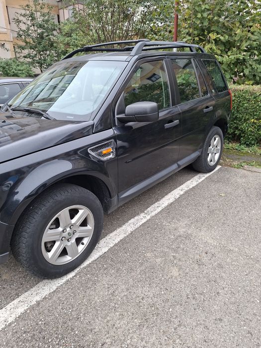 Mașină de teren pentru oameni iubitori de drumeție și natură