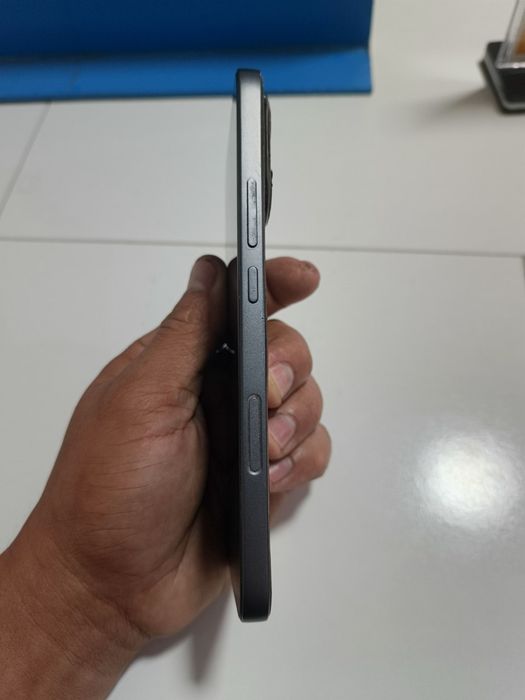 Honor 400 liti 12 g 256 g