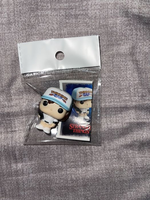 Kinder игрушек Stronger Things