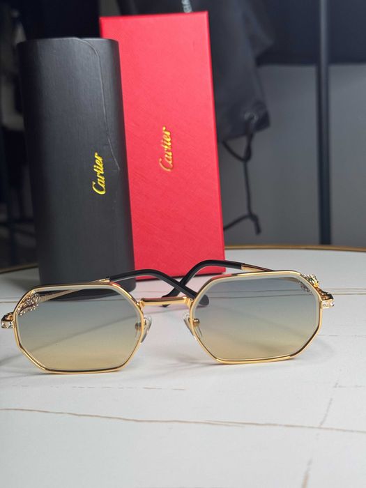 Ochelari de soare Cartier aurii