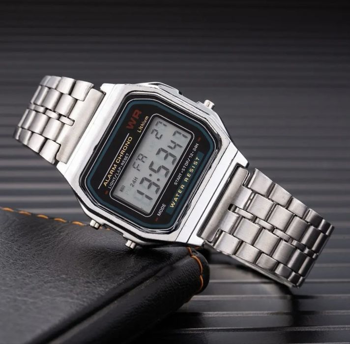 Стильные часы casio