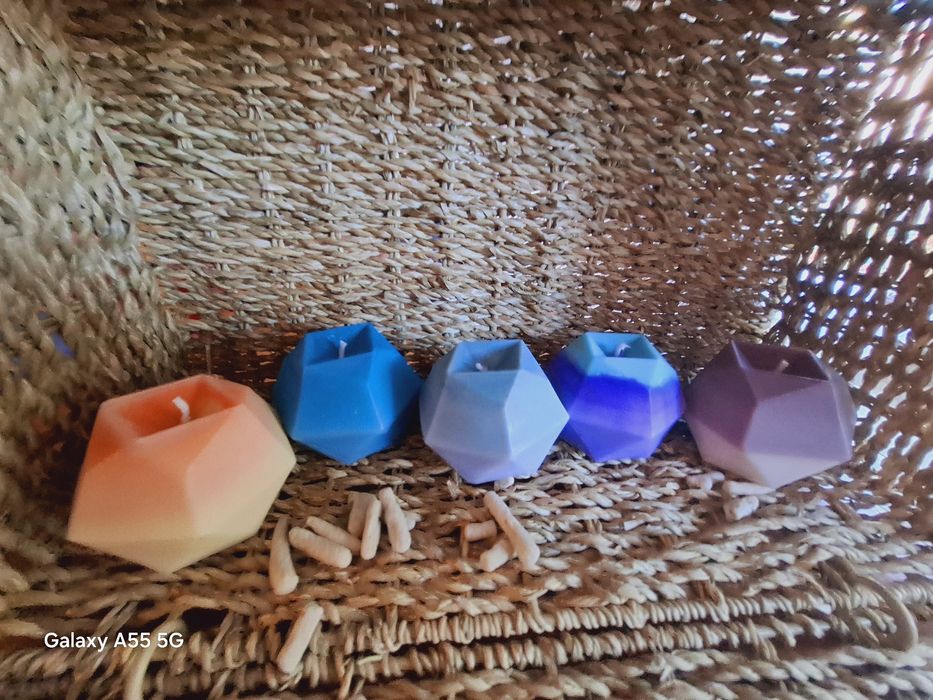 Свещи ръчно изработени